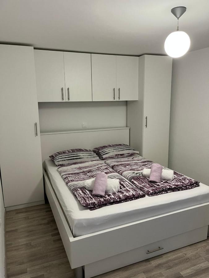 קריקווניצה Apartmani Marina מראה חיצוני תמונה