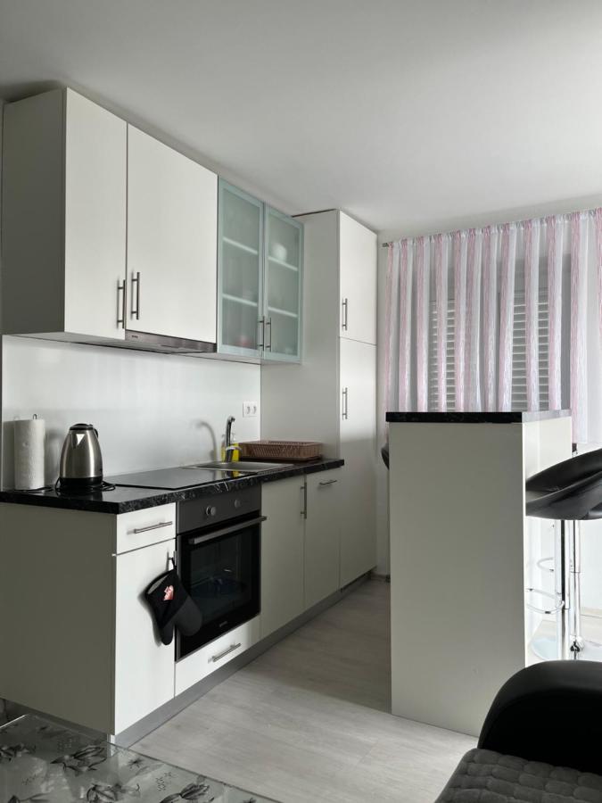 קריקווניצה Apartmani Marina מראה חיצוני תמונה