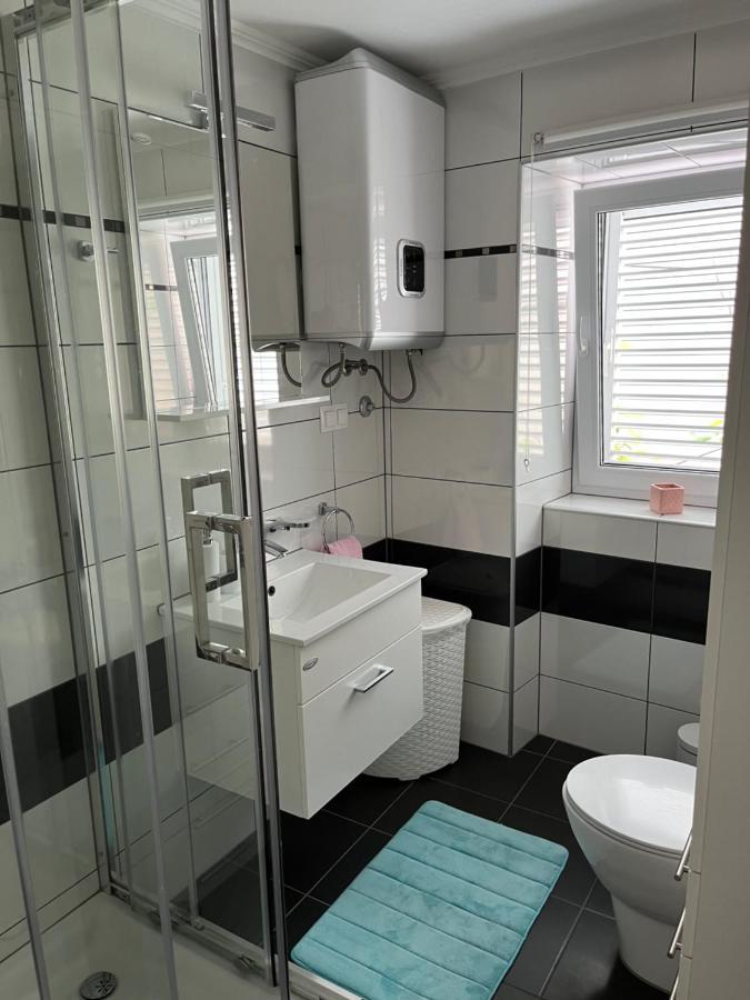 קריקווניצה Apartmani Marina מראה חיצוני תמונה